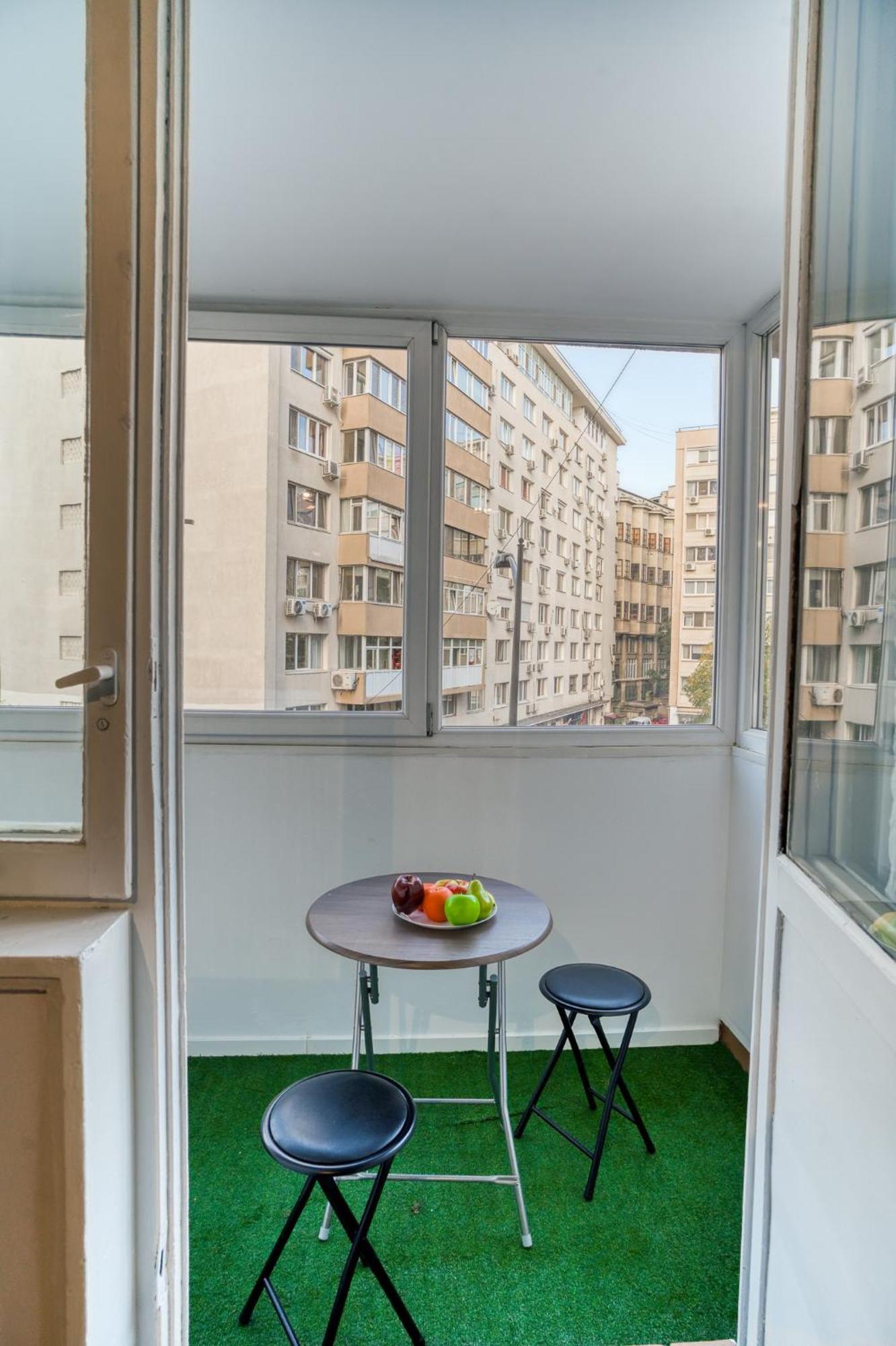 Hacienda Royal Palace - Central Designer Apartment Bucharest Exterior photo